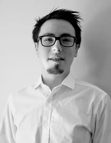 Portrait de Florian Juchault, thérapeute TCC